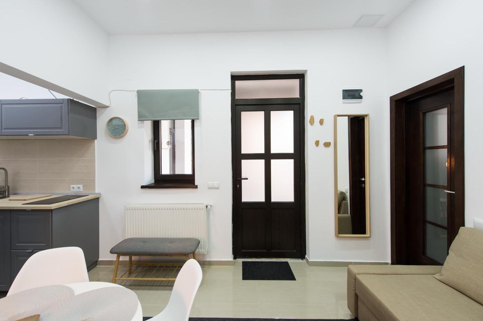Appartamento Gorgeous Brasov Flat With Patio And Mountain Views Esterno foto