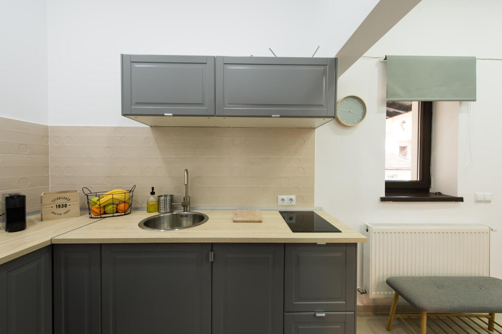 Appartamento Gorgeous Brasov Flat With Patio And Mountain Views Esterno foto