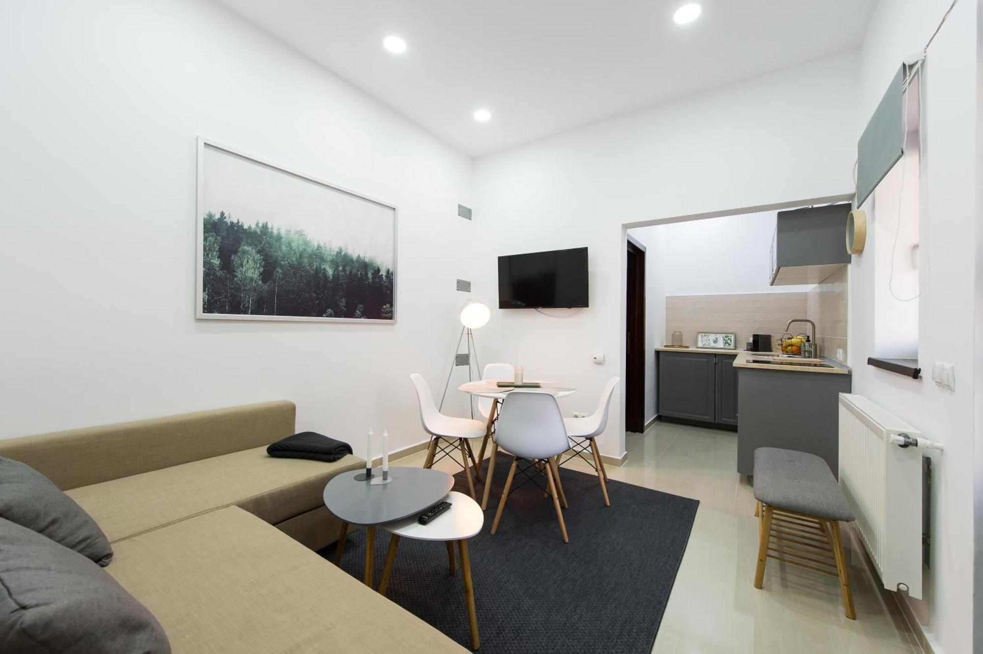 Appartamento Gorgeous Brasov Flat With Patio And Mountain Views Esterno foto