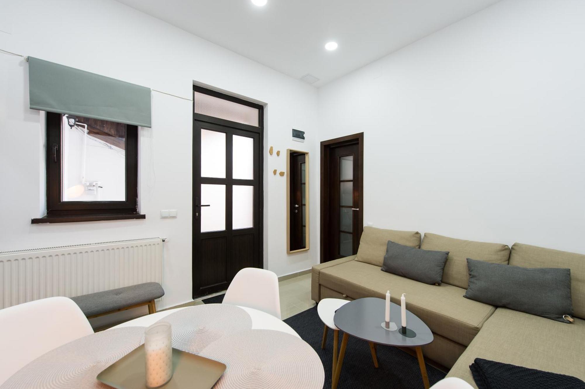 Appartamento Gorgeous Brasov Flat With Patio And Mountain Views Esterno foto